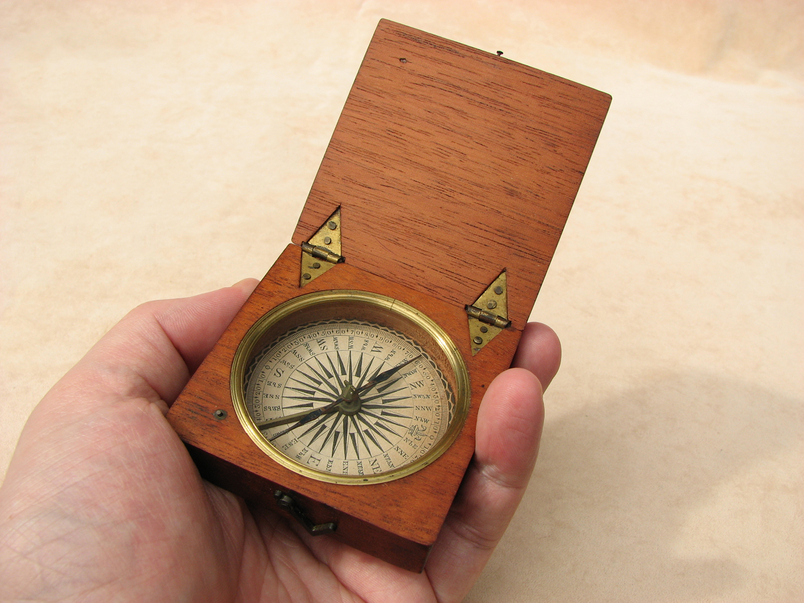 Georgian mahogany cased pocket compass circa 1830